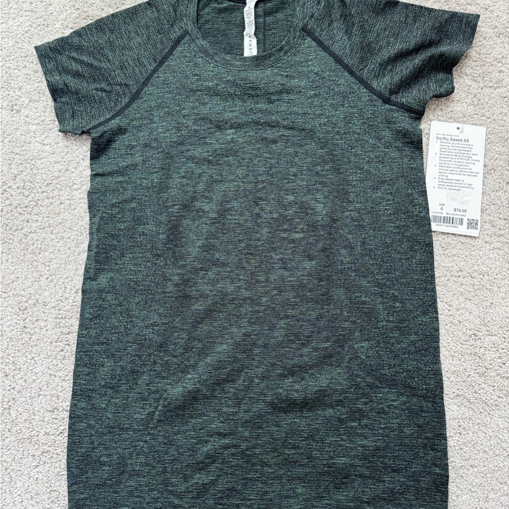 Lululemon Swiftly Speed Short-Sleeve Hip
Length textured size 6